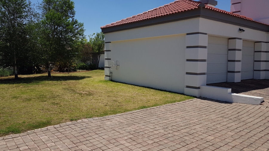 4 Bedroom Property for Sale in La Provance Free State